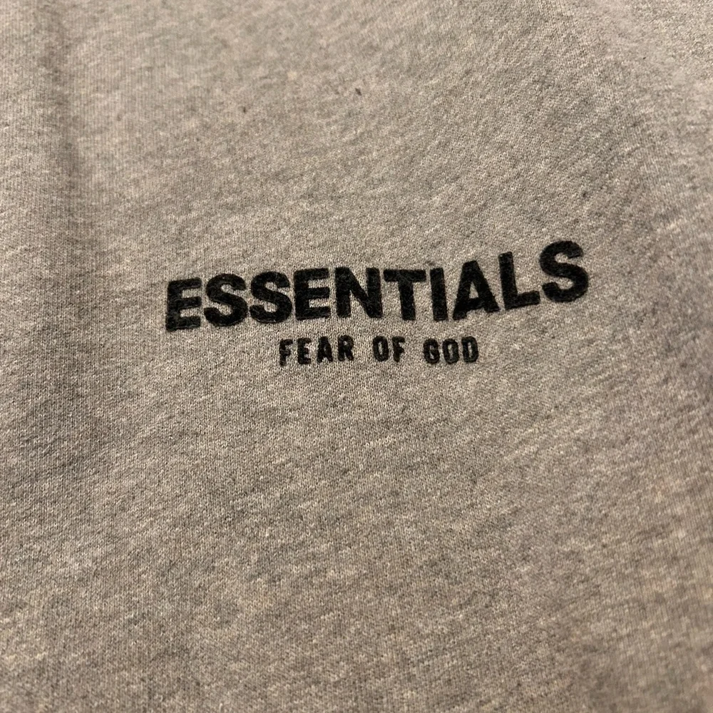 Fear of God Essentials Crew Neck - Picture 4 of 7